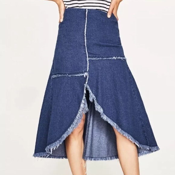 Nwot Zara Denim Frayed Slit Midi Skirt Siz